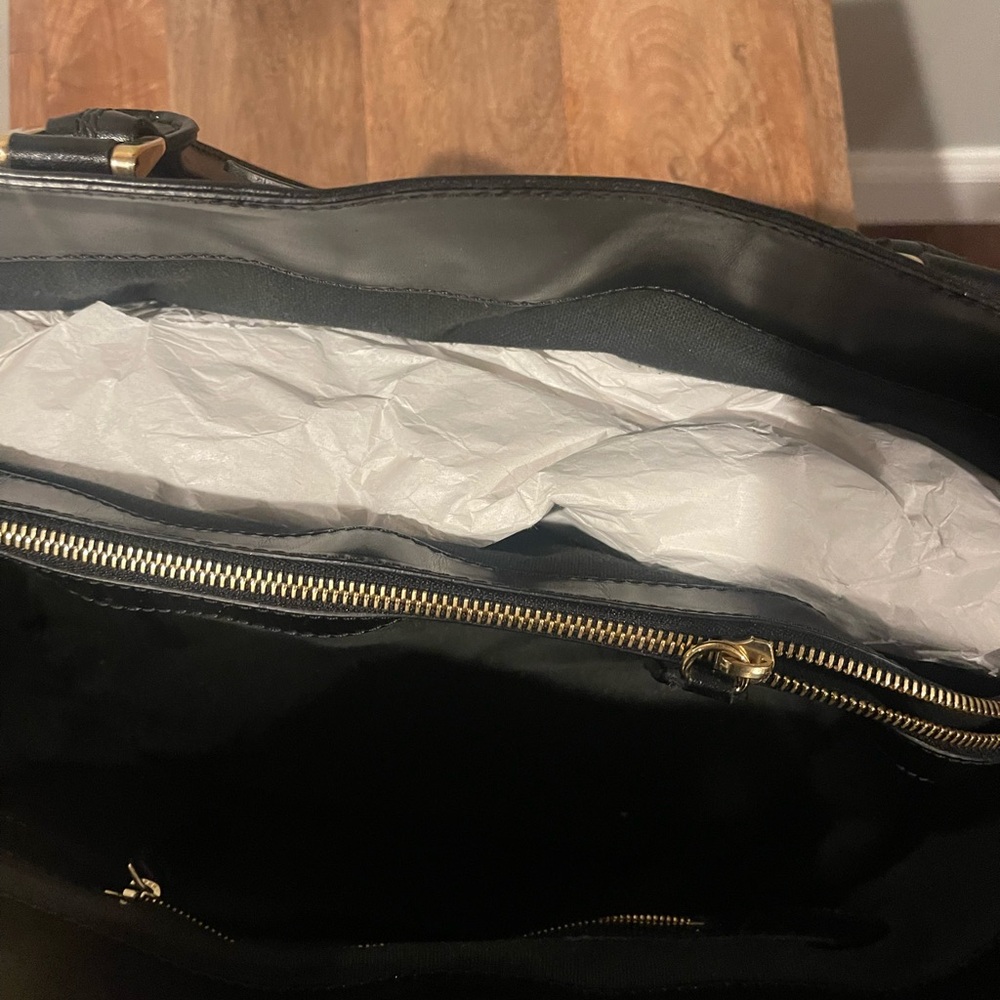 Burberry Authentic Handbag looks new lightly used 3x - Picture 7 of 8